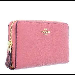 COACH ACCORDION ZIP WALLET
IM/BRIGHT CORAL WINE